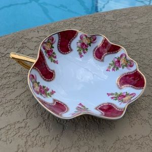 - Lareaux gold leaf decorative plate with floral